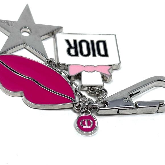 Dior ‘Lips’ Keychain - Picture 5 of 8